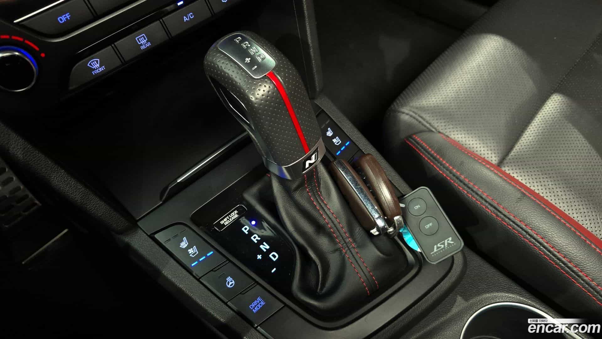 AVANTE Hyundai 2016.9-INNER-009