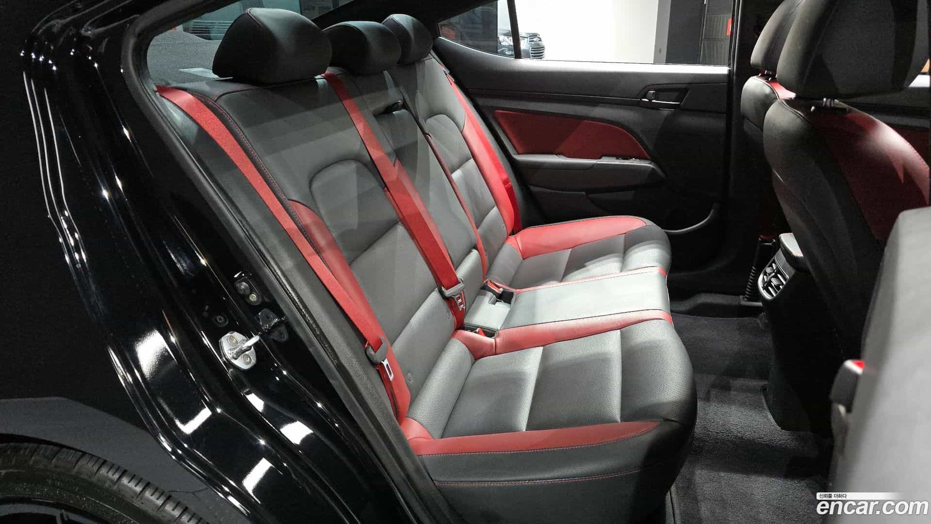 AVANTE Hyundai 2016.9-OPTION-015