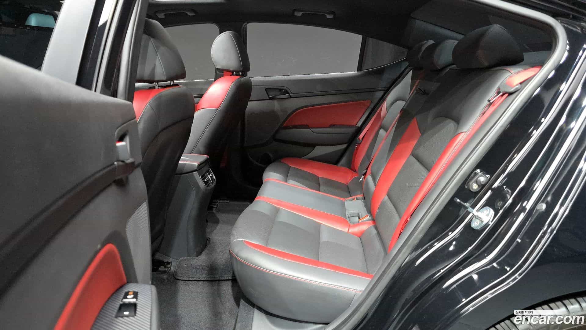 AVANTE Hyundai 2016.9-OPTION-016