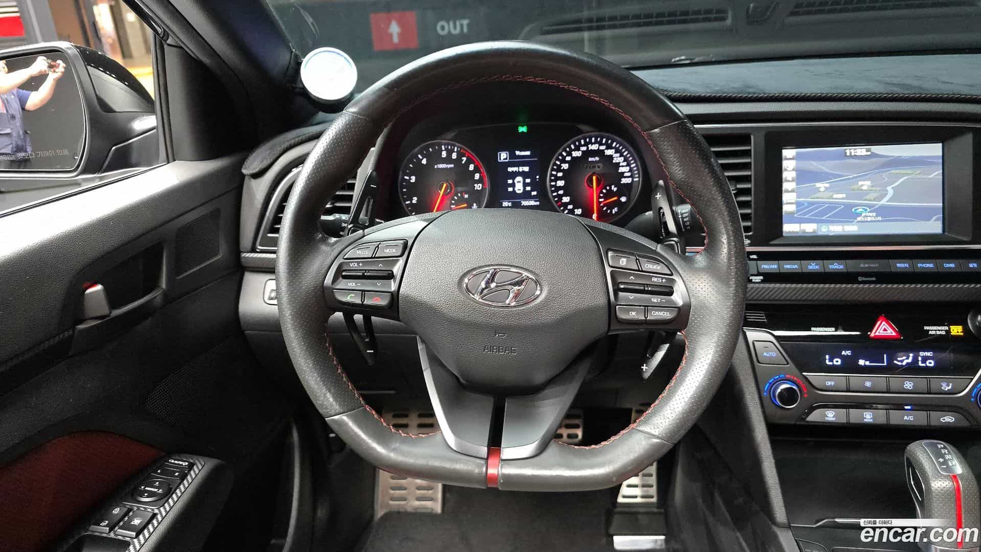 AVANTE Hyundai 2016.9-OPTION-017