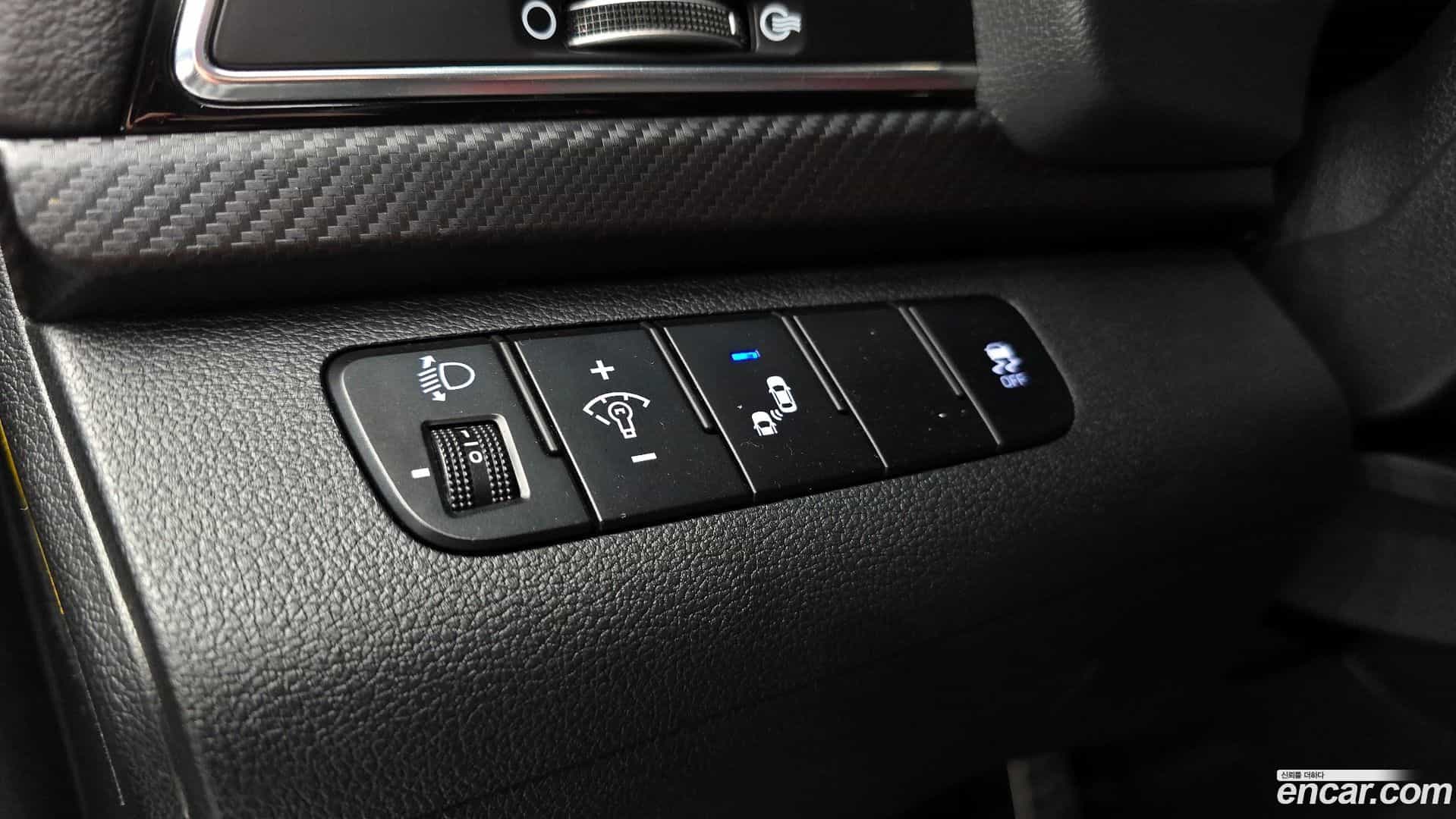 AVANTE Hyundai 2016.9-OPTION-022