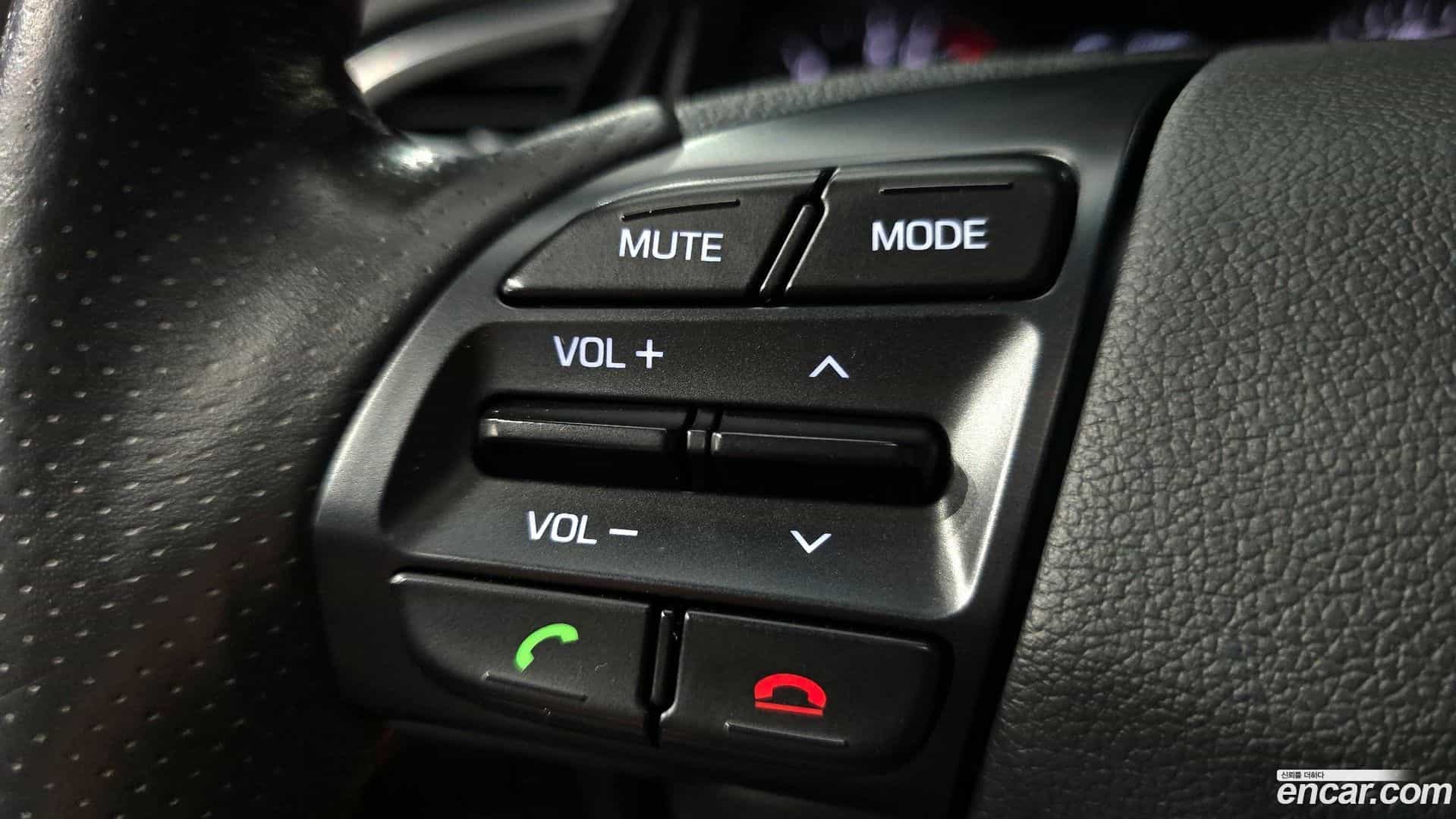AVANTE Hyundai 2016.9-OPTION-044