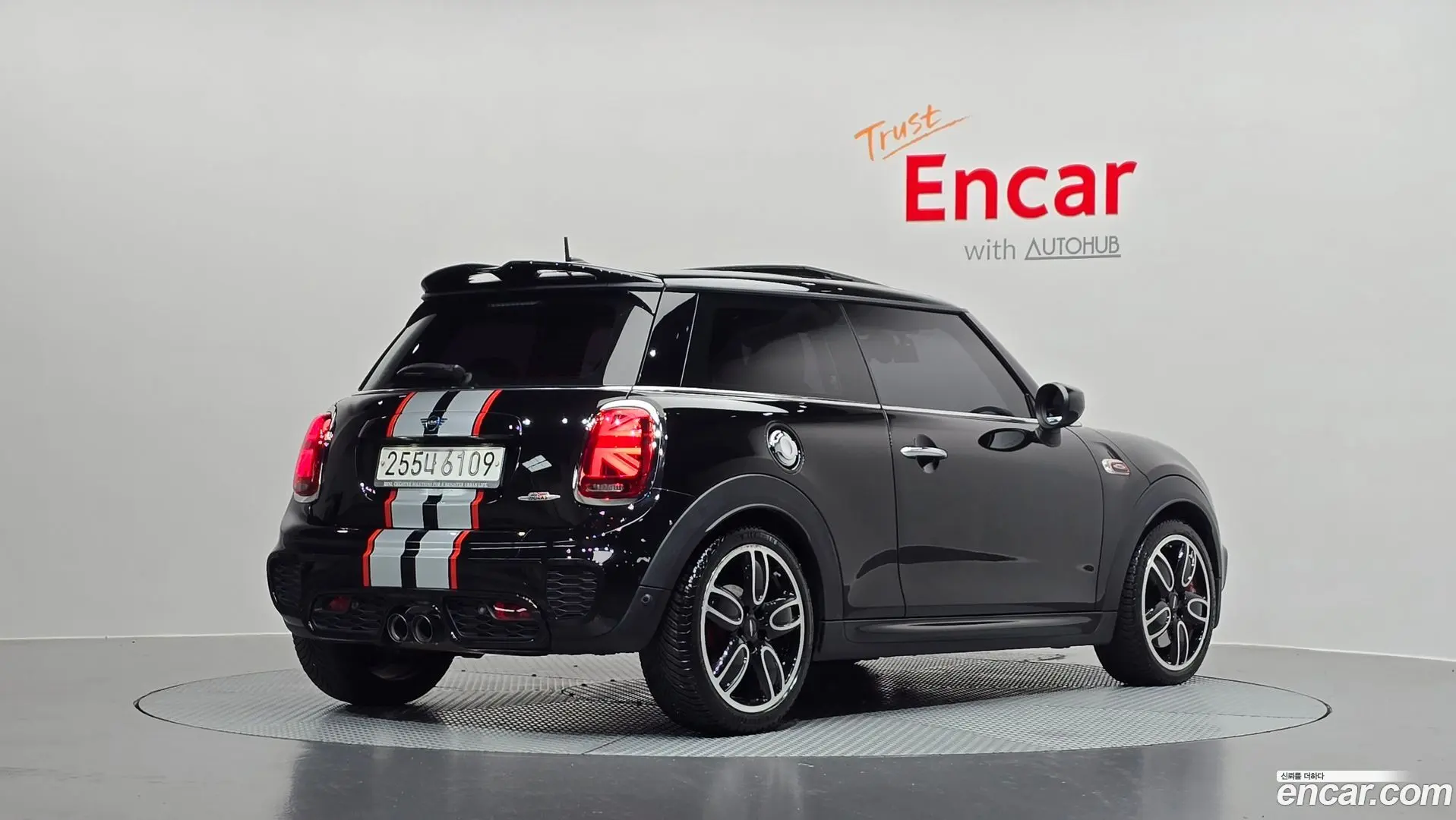Main__Slider__Photo:Cooper Mini 2020.6-1
