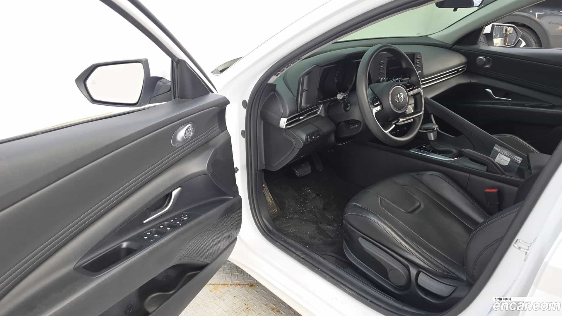 AVANTE Hyundai 2022.6-INNER-010