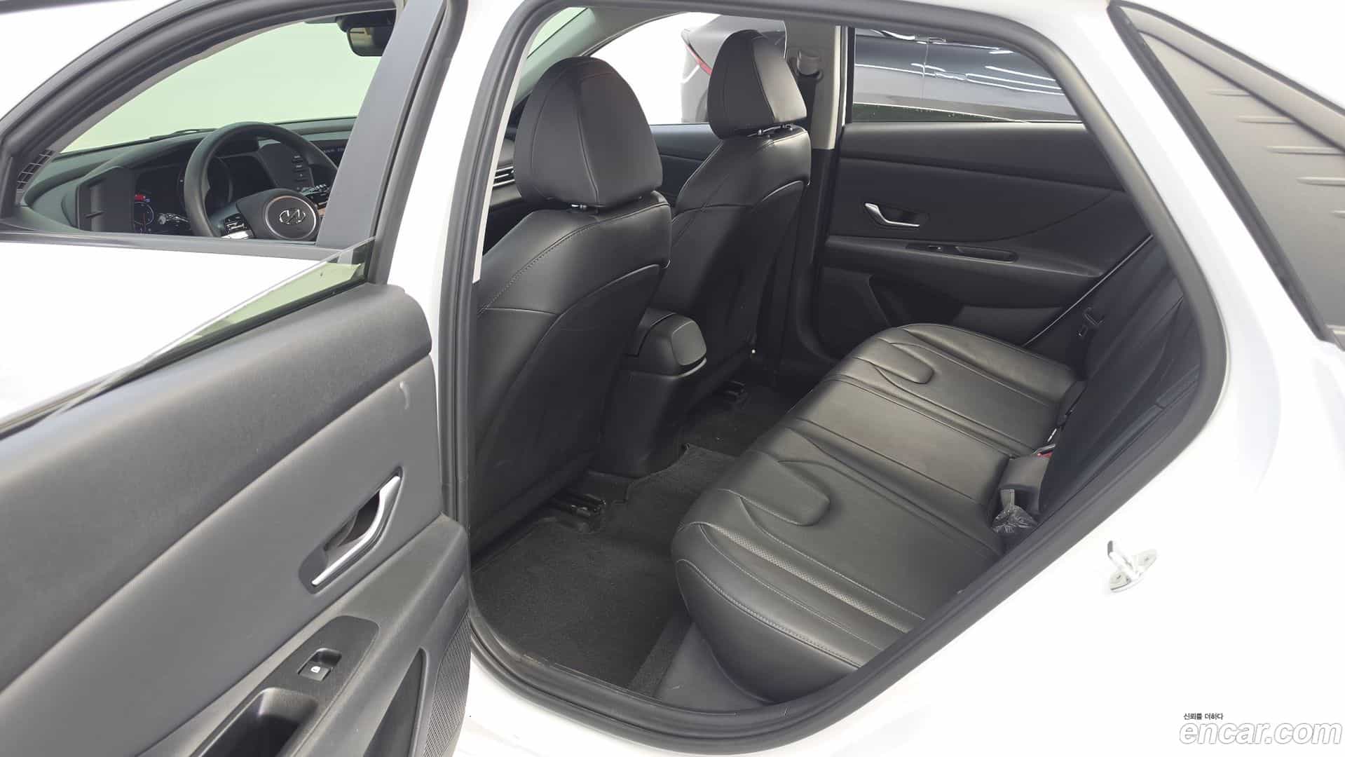 AVANTE Hyundai 2022.6-OPTION-015