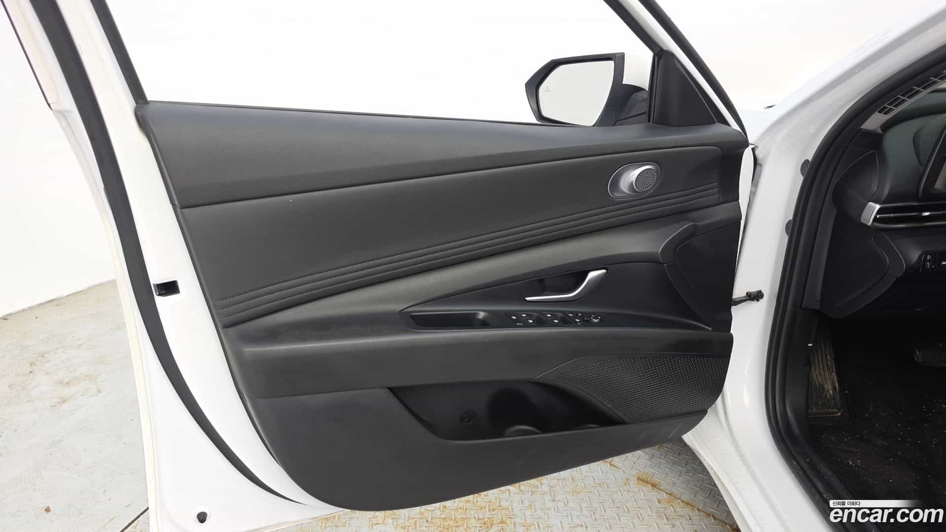 AVANTE Hyundai 2022.6-INNER-034