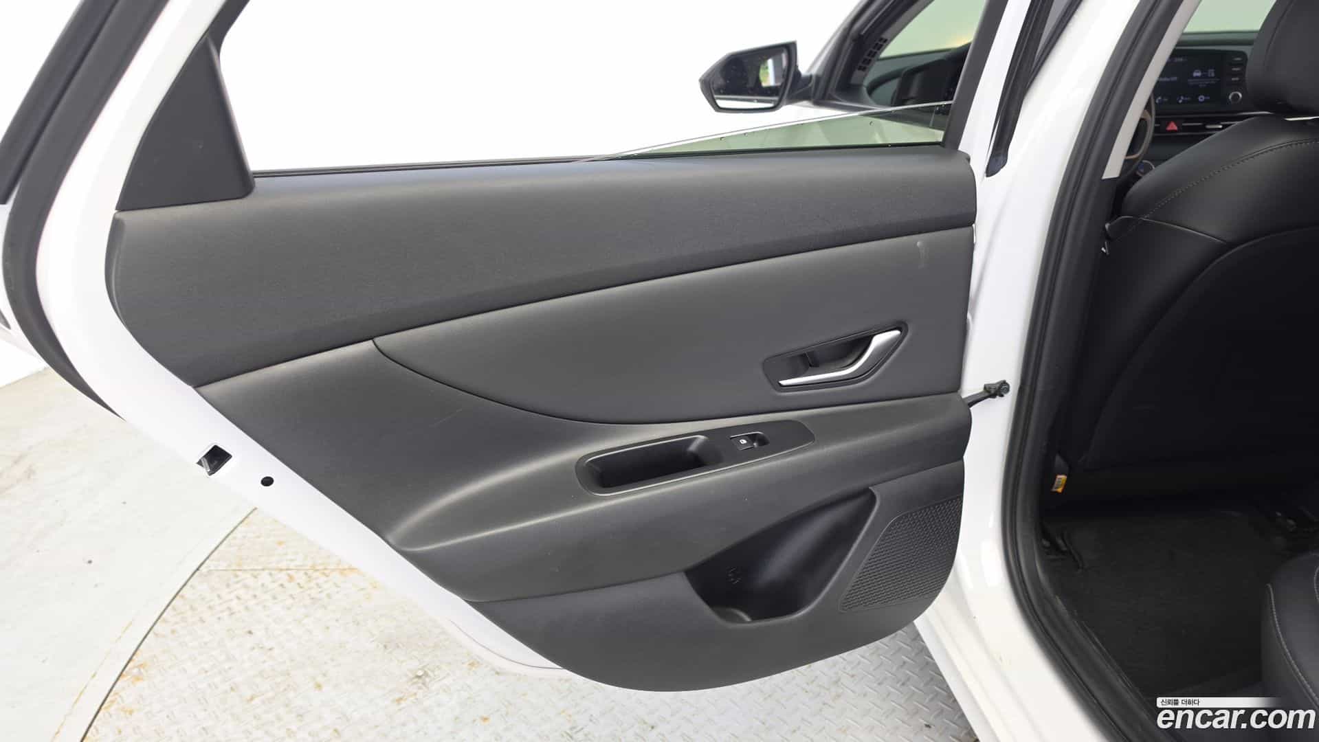 AVANTE Hyundai 2022.6-INNER-035