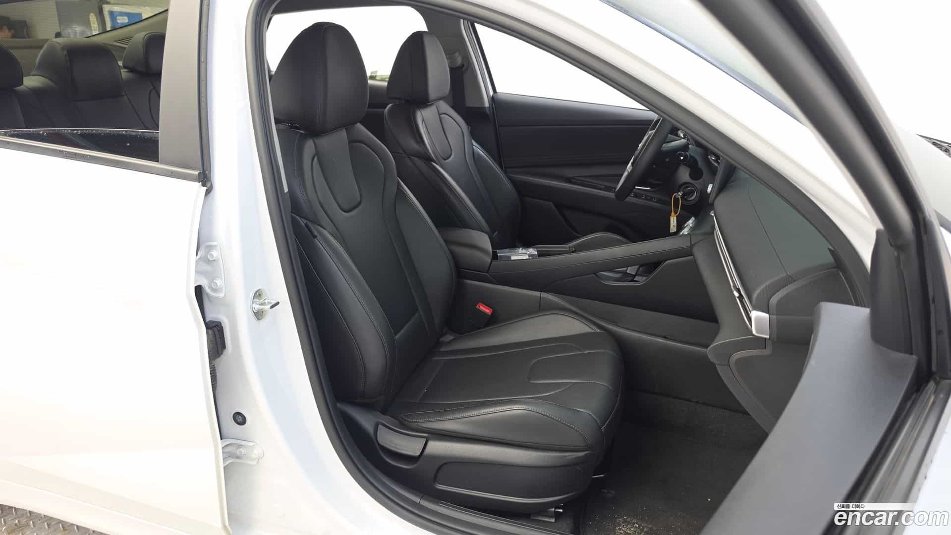AVANTE Hyundai 2022.6-INNER-036