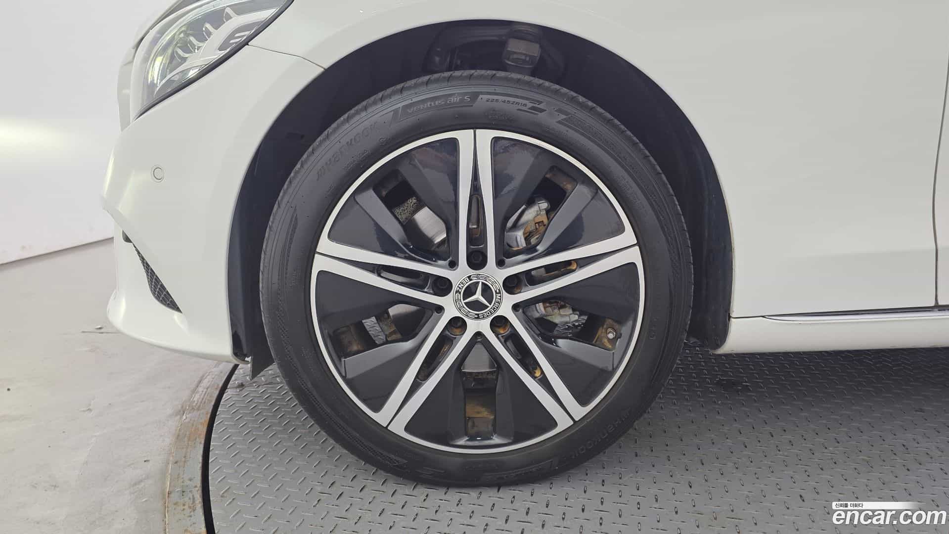 C-Class Mercedes-Benz 2020.11-OUTER-005