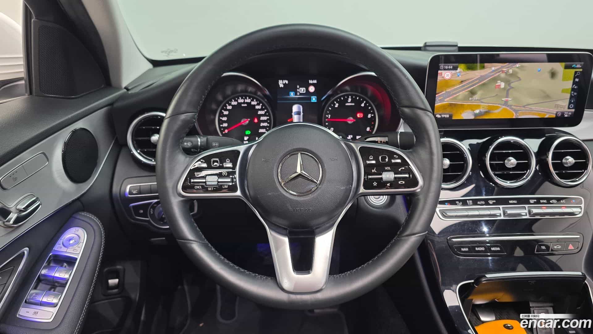 C-Class Mercedes-Benz 2020.11-OPTION-017