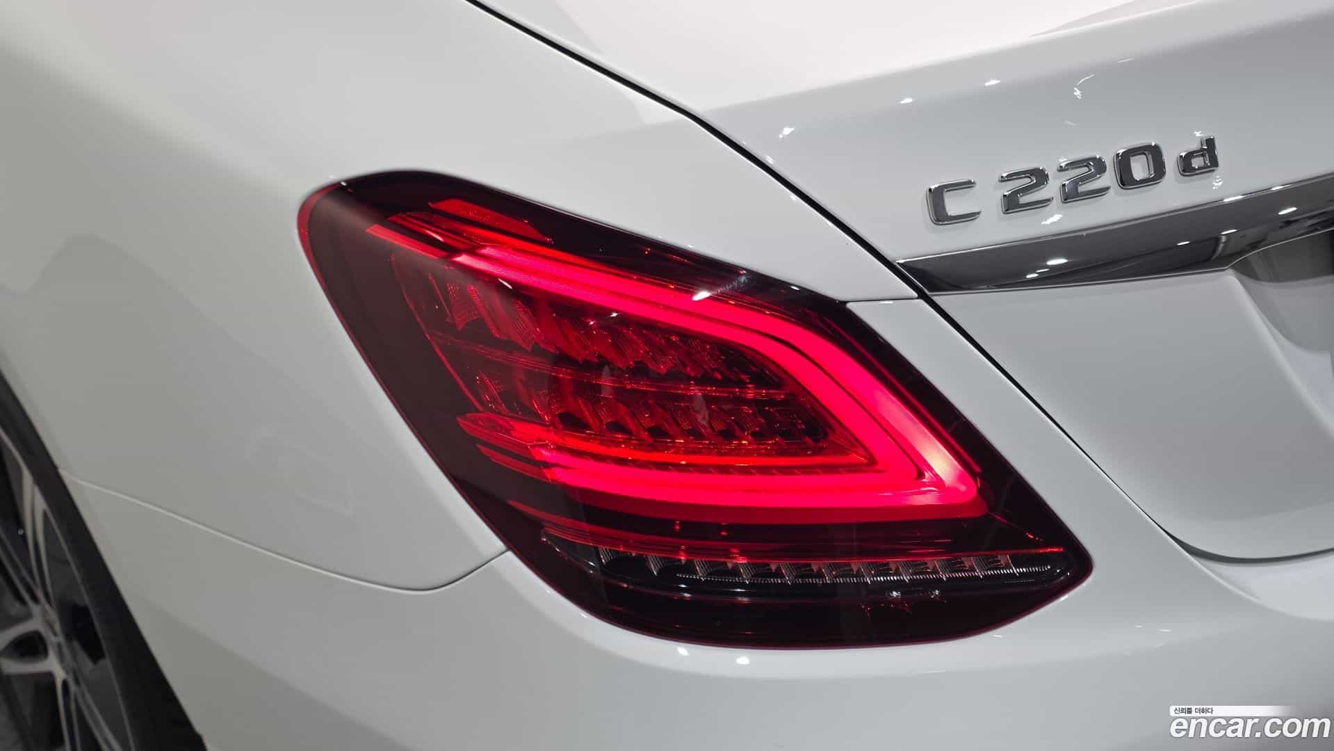 C-Class Mercedes-Benz 2020.11-OUTER-033