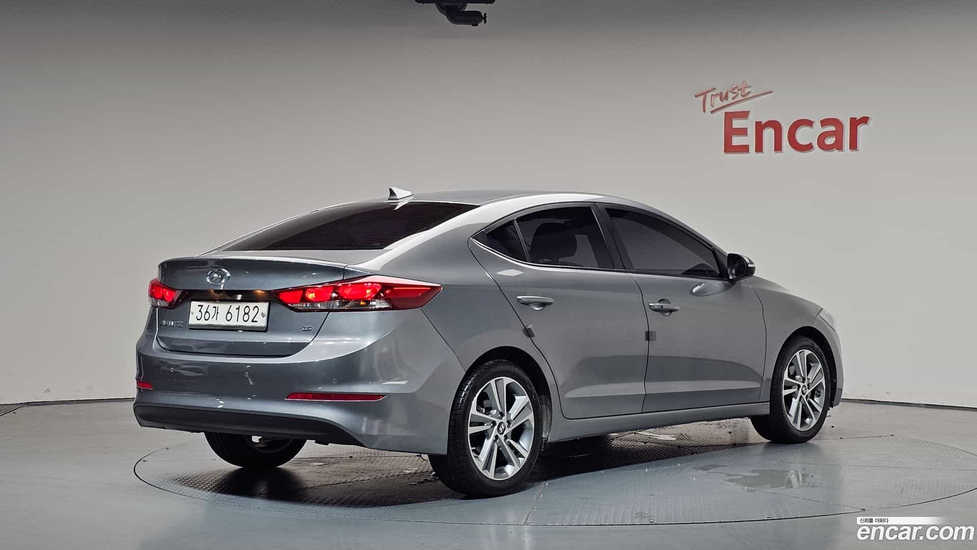 AVANTE Hyundai 2017.5-OUTER-002