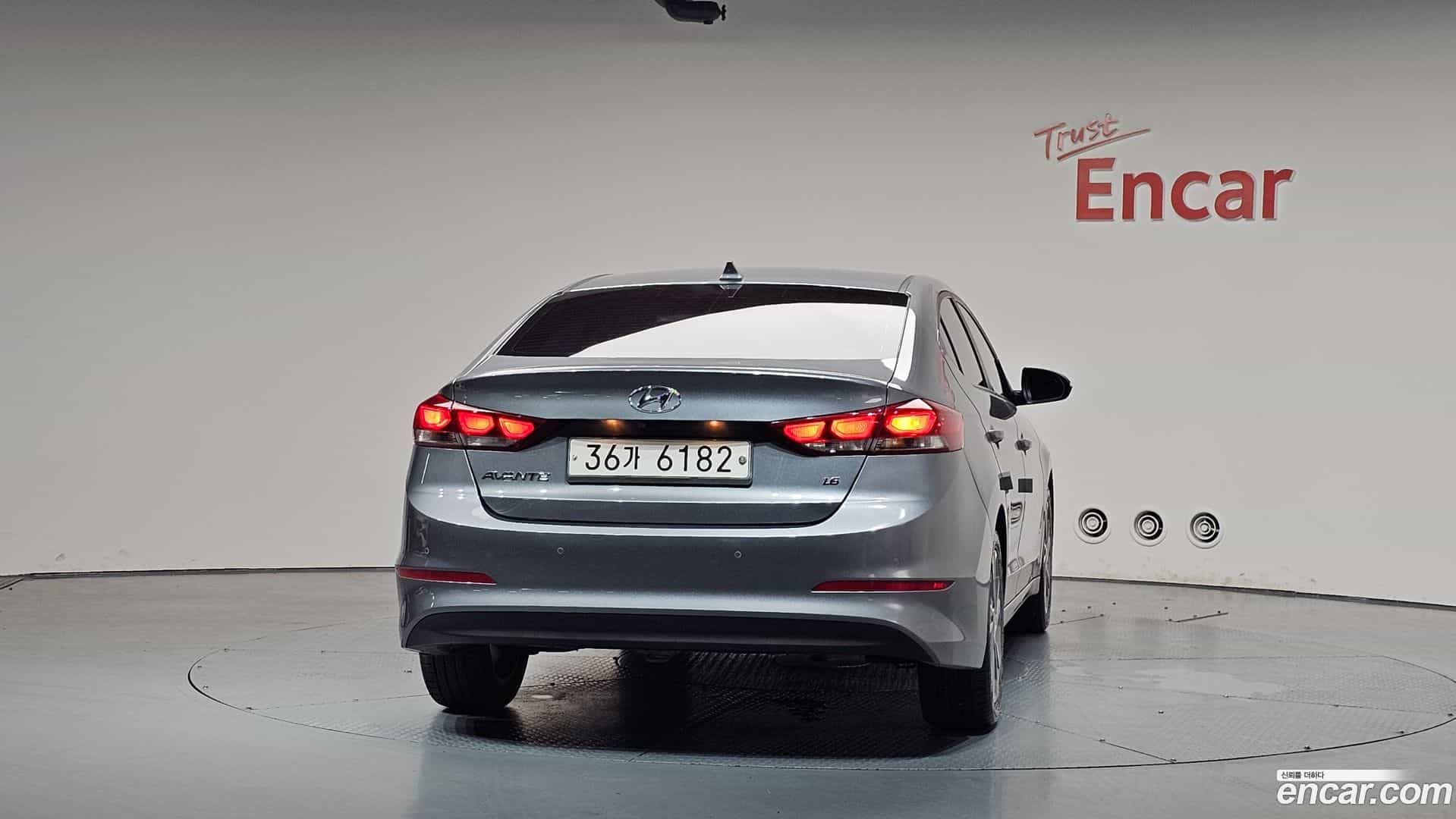 AVANTE Hyundai 2017.5-OUTER-004