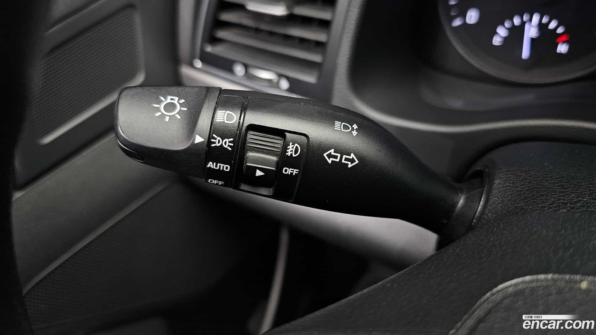 AVANTE Hyundai 2017.5-OPTION-022