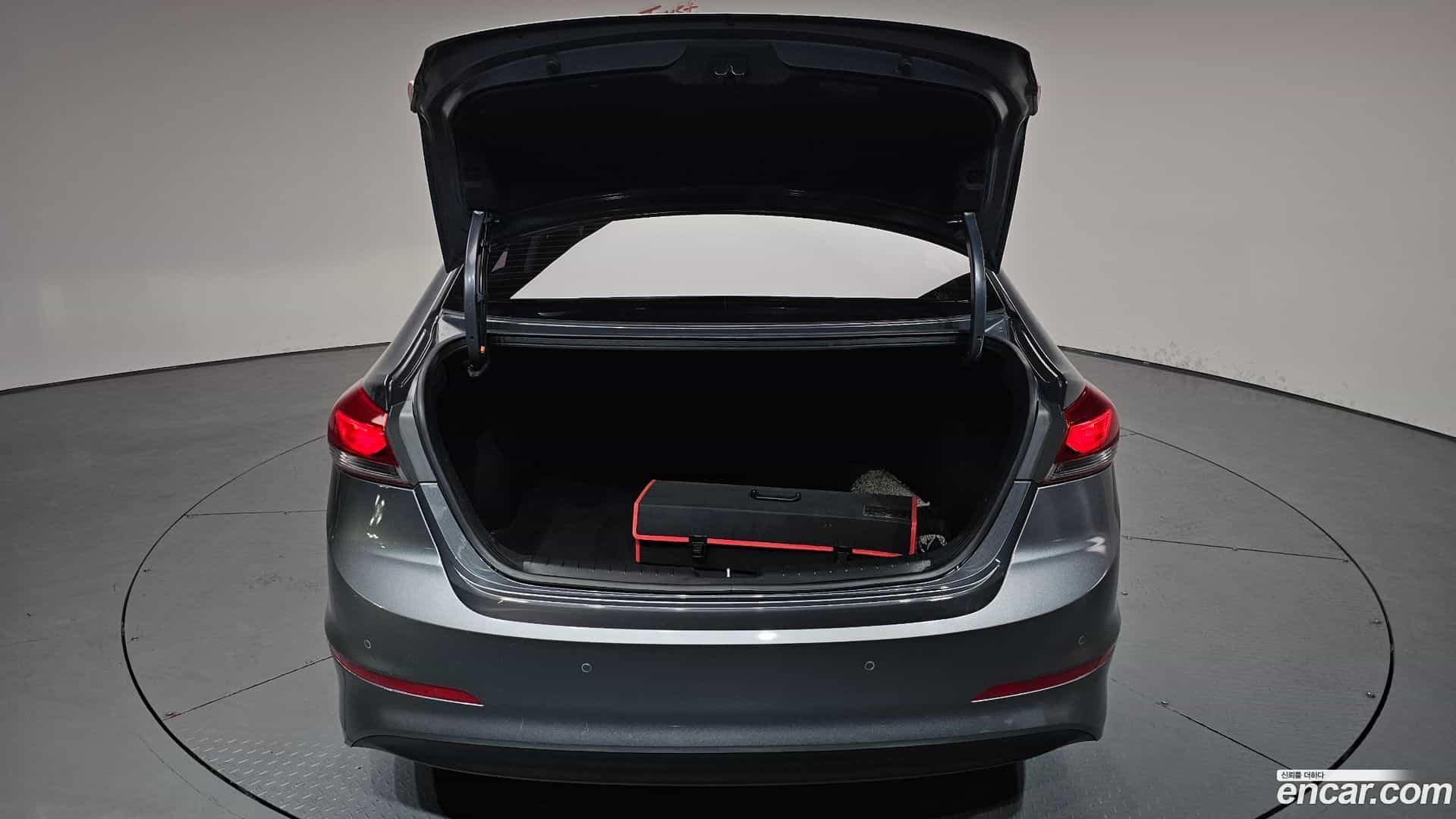 AVANTE Hyundai 2017.5-OPTION-024