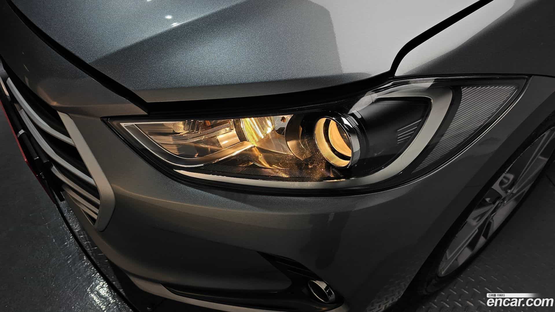 AVANTE Hyundai 2017.5-OUTER-032