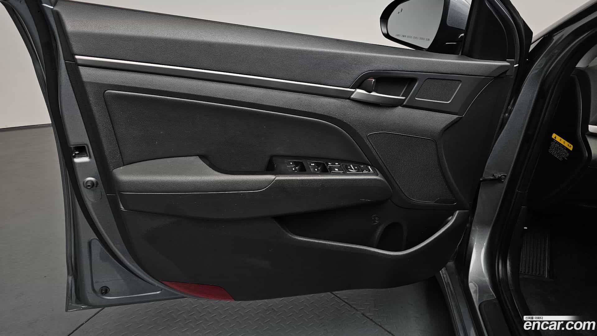 AVANTE Hyundai 2017.5-INNER-034