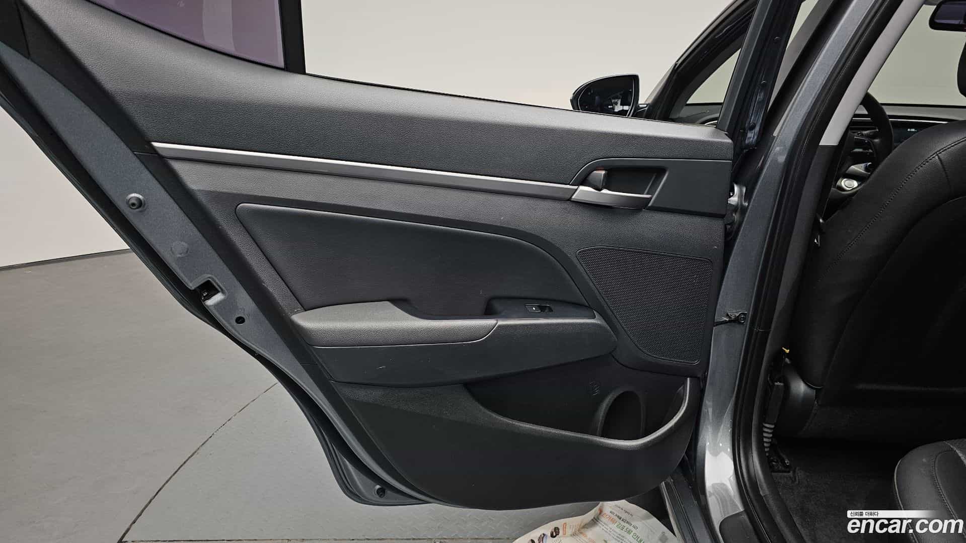 AVANTE Hyundai 2017.5-INNER-035