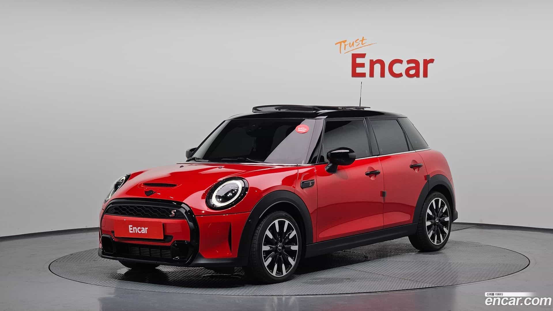 Cooper Mini 2021.10-OUTER-001