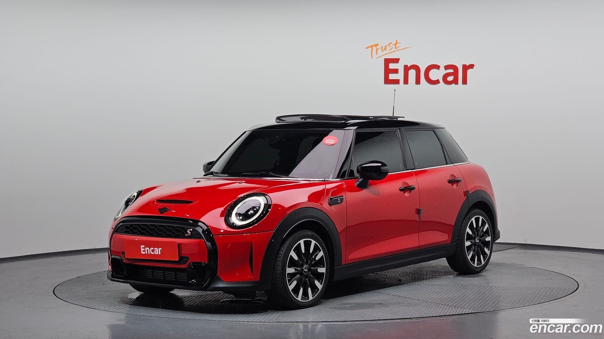 Main__Slider__Photo:Cooper Mini 2021.10-0