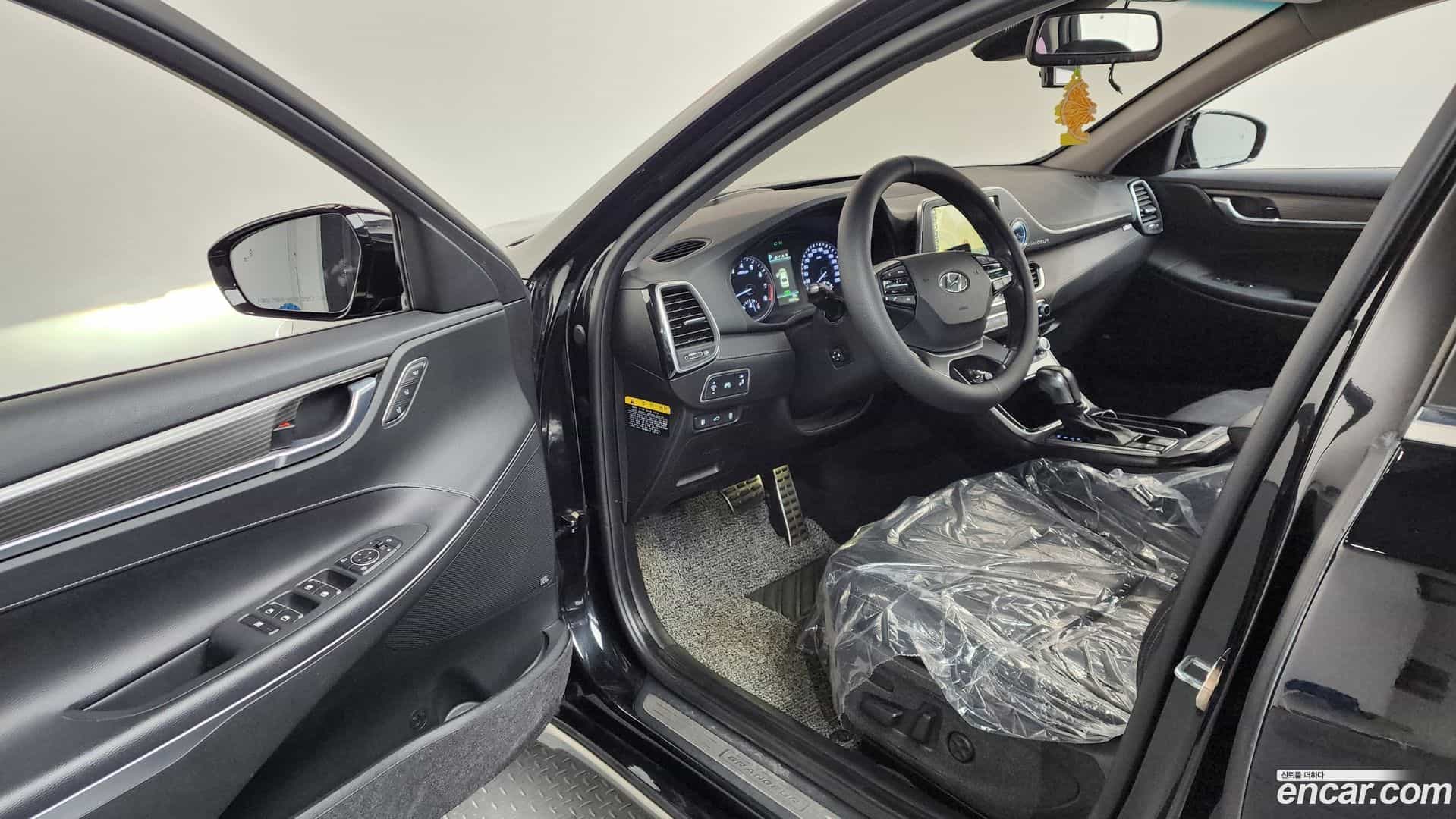 Grandeur Hyundai 2017.3-INNER-010