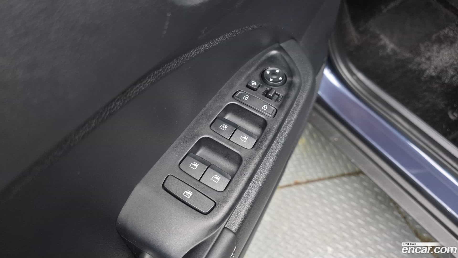 Venue Hyundai 2025.6-OPTION-015