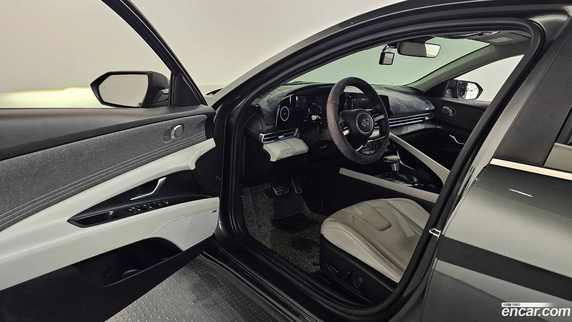 AVANTE Hyundai 2022.2-INNER-010