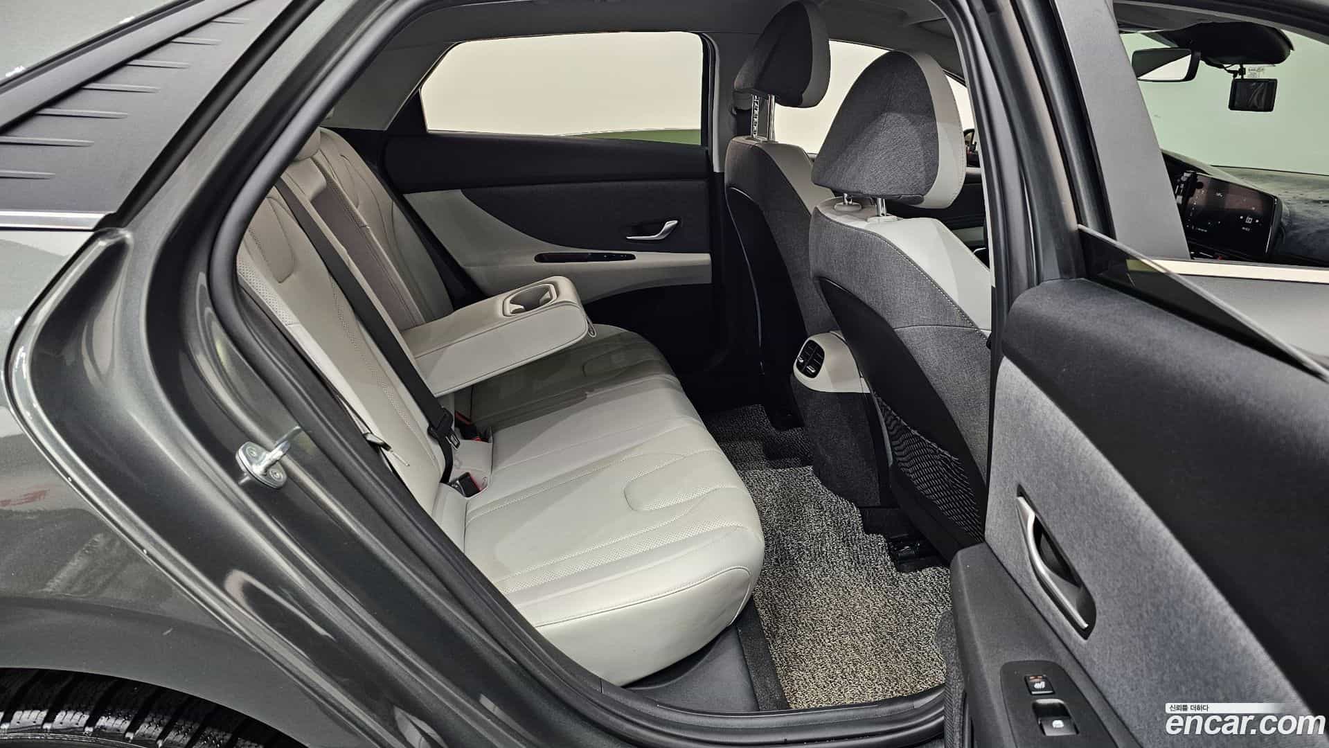AVANTE Hyundai 2022.2-OPTION-015