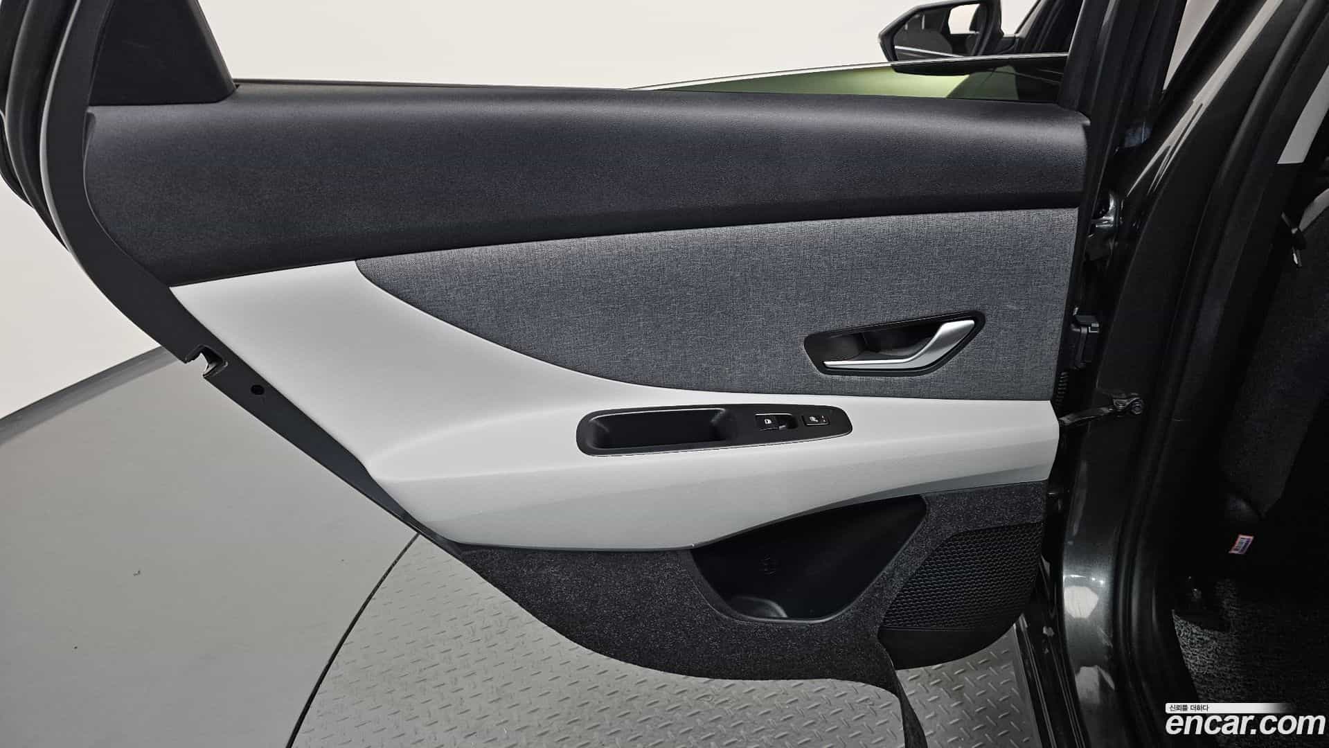 AVANTE Hyundai 2022.2-INNER-035