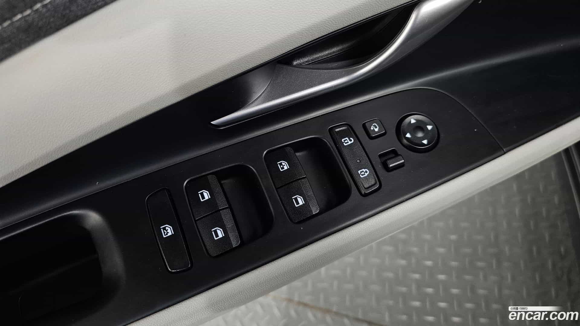 AVANTE Hyundai 2022.2-OPTION-041