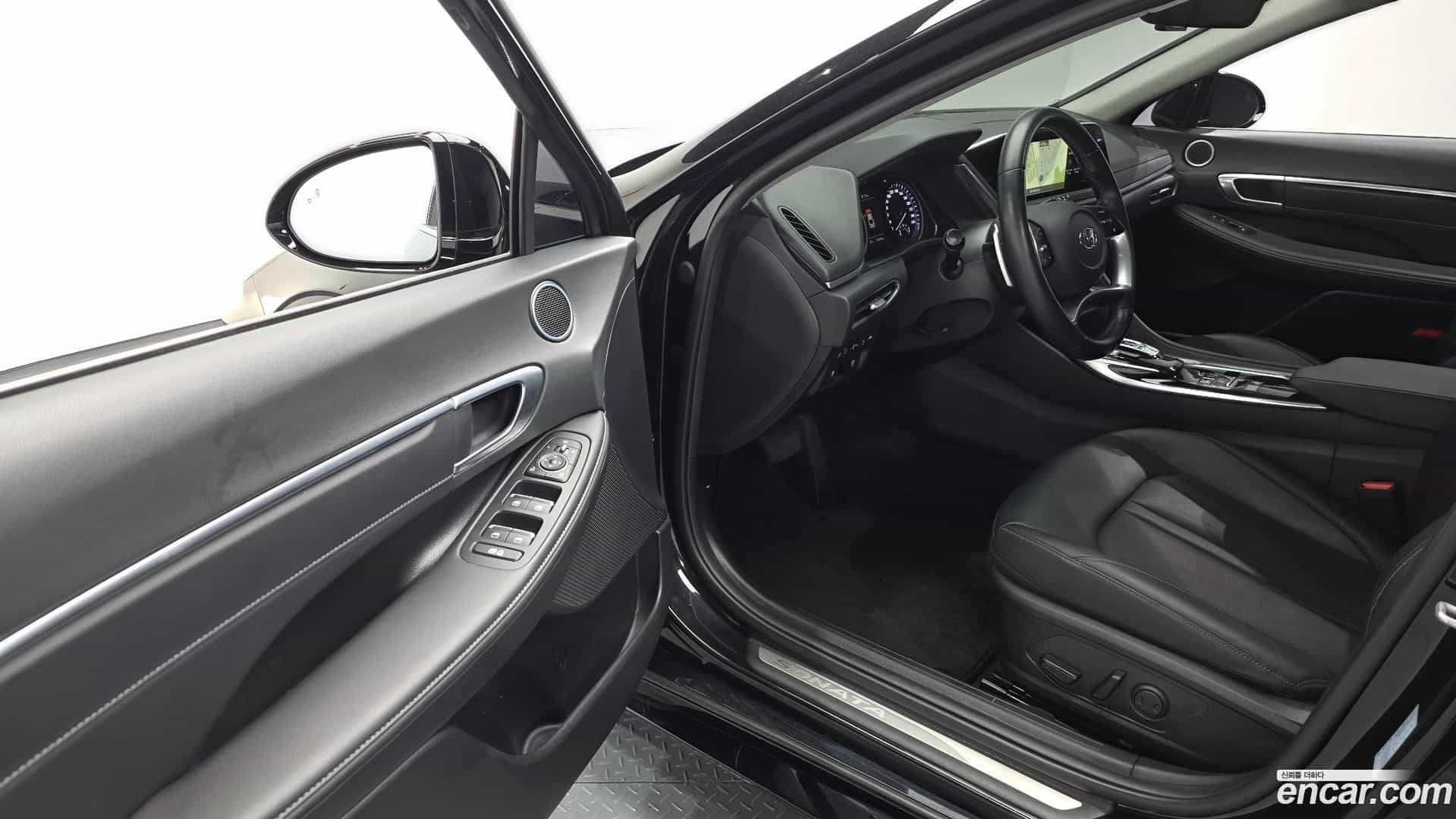 Sonata Hyundai 2023.1-INNER-010