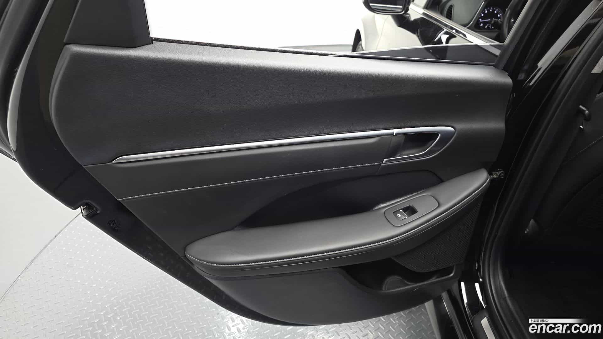 Sonata Hyundai 2023.1-INNER-035