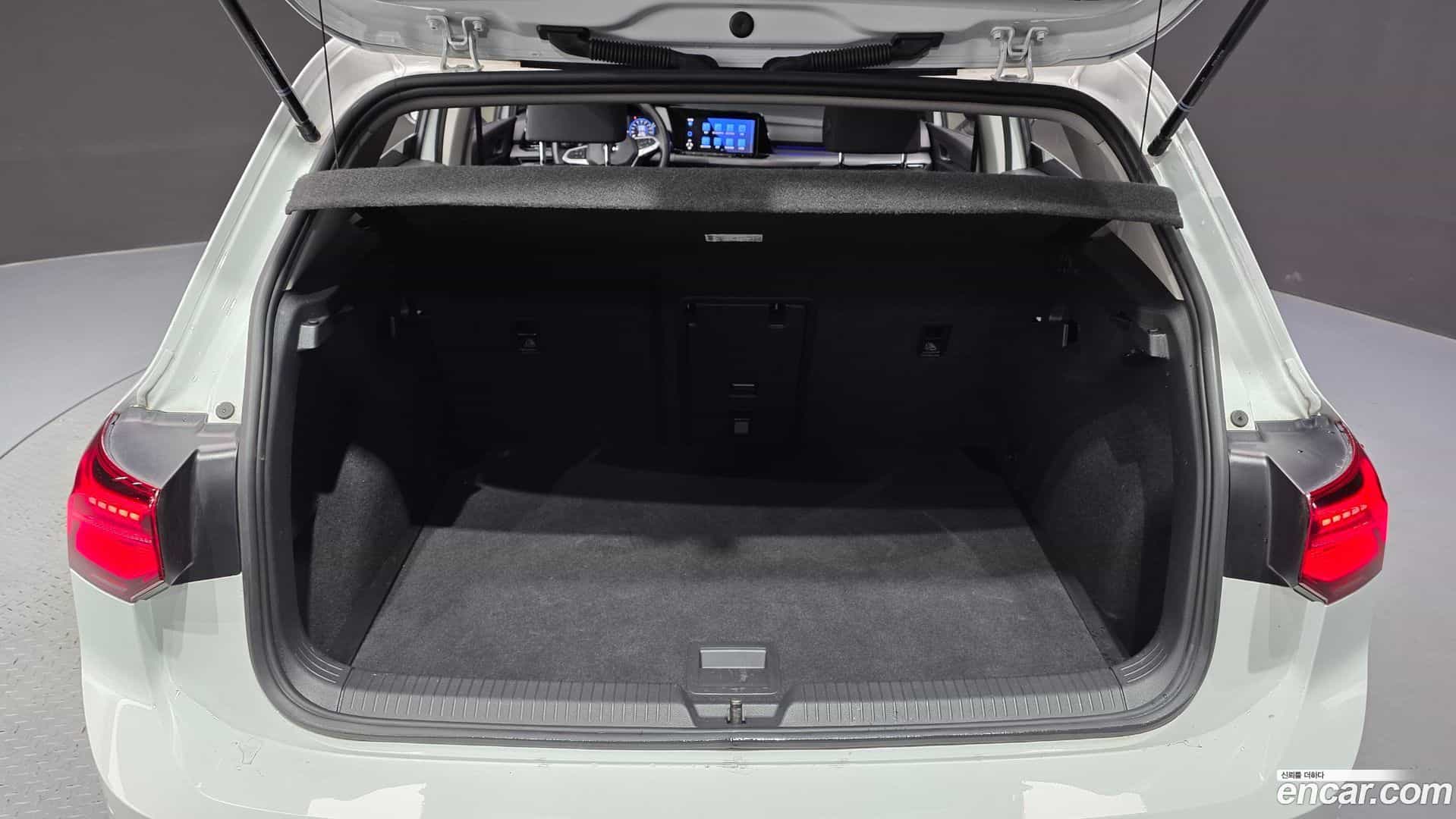 Golf Volkswagen 2022.1-OPTION-024