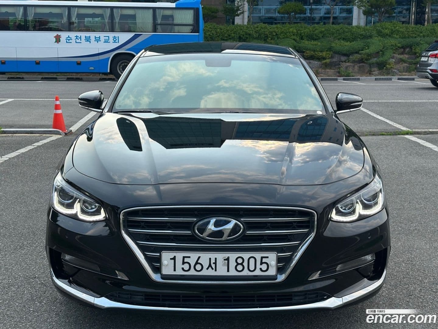 Main__Slider__Photo:Grandeur Hyundai 2017.8-0
