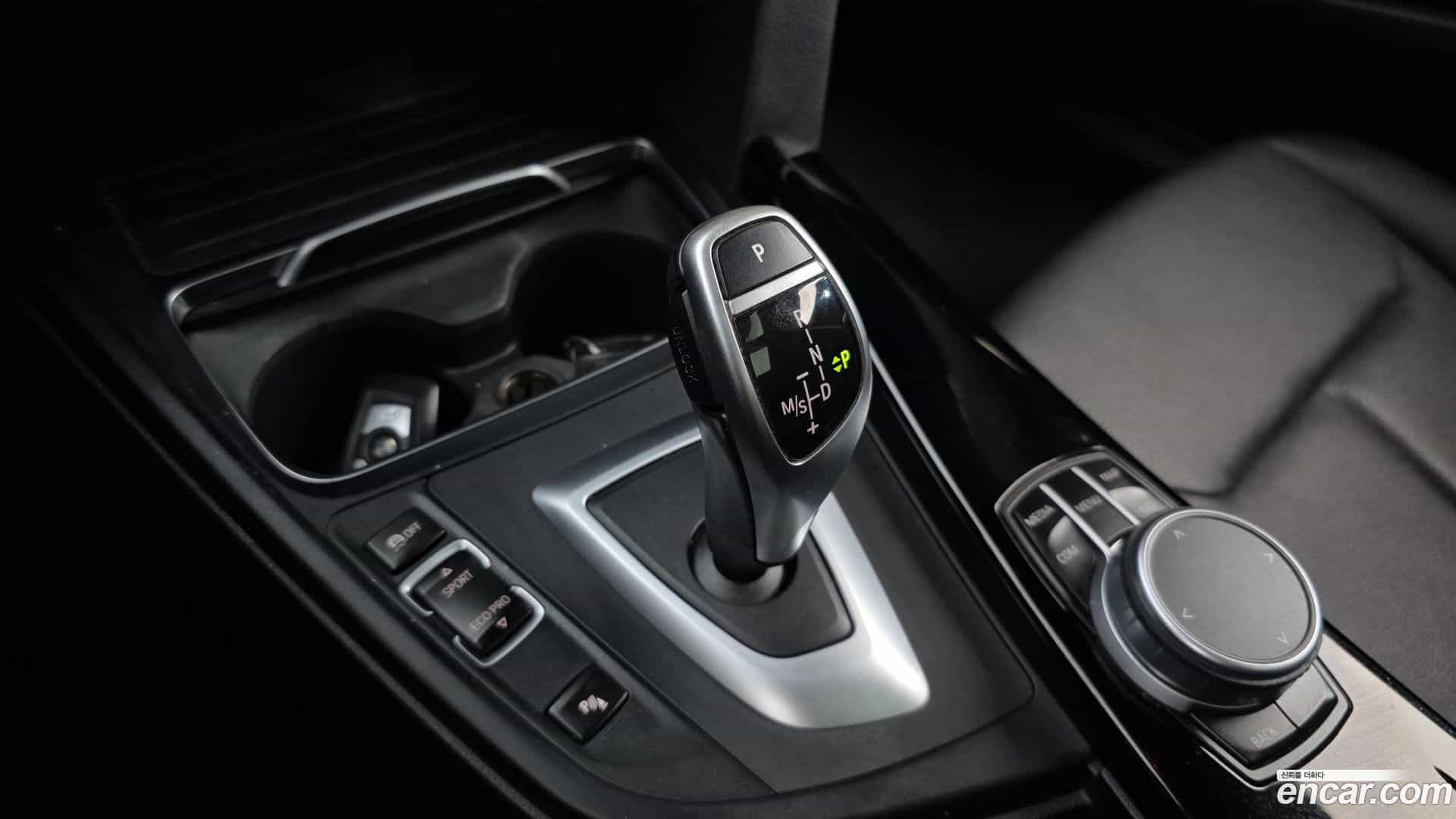 Gran Turismo BMW 2020.0-INNER-009