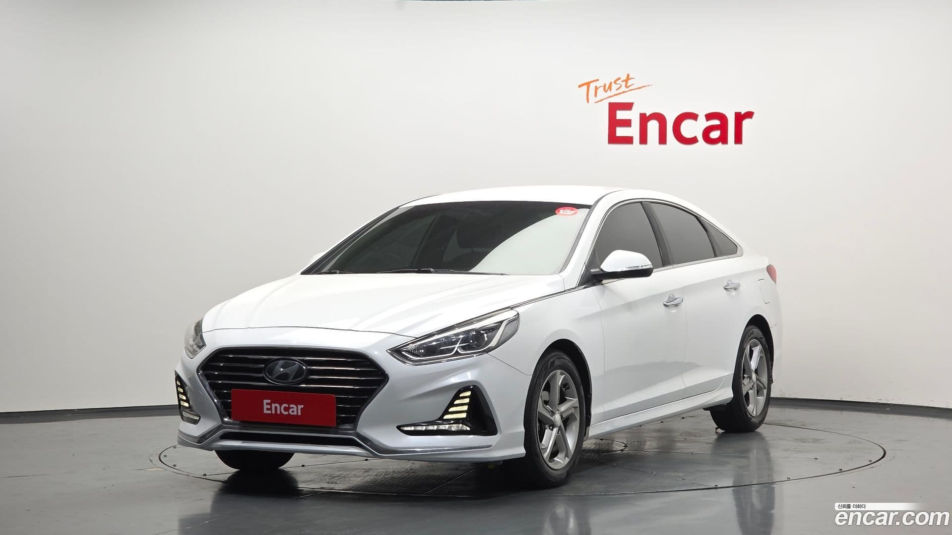 Main__Slider__Photo:Sonata Hyundai 2017.10-0