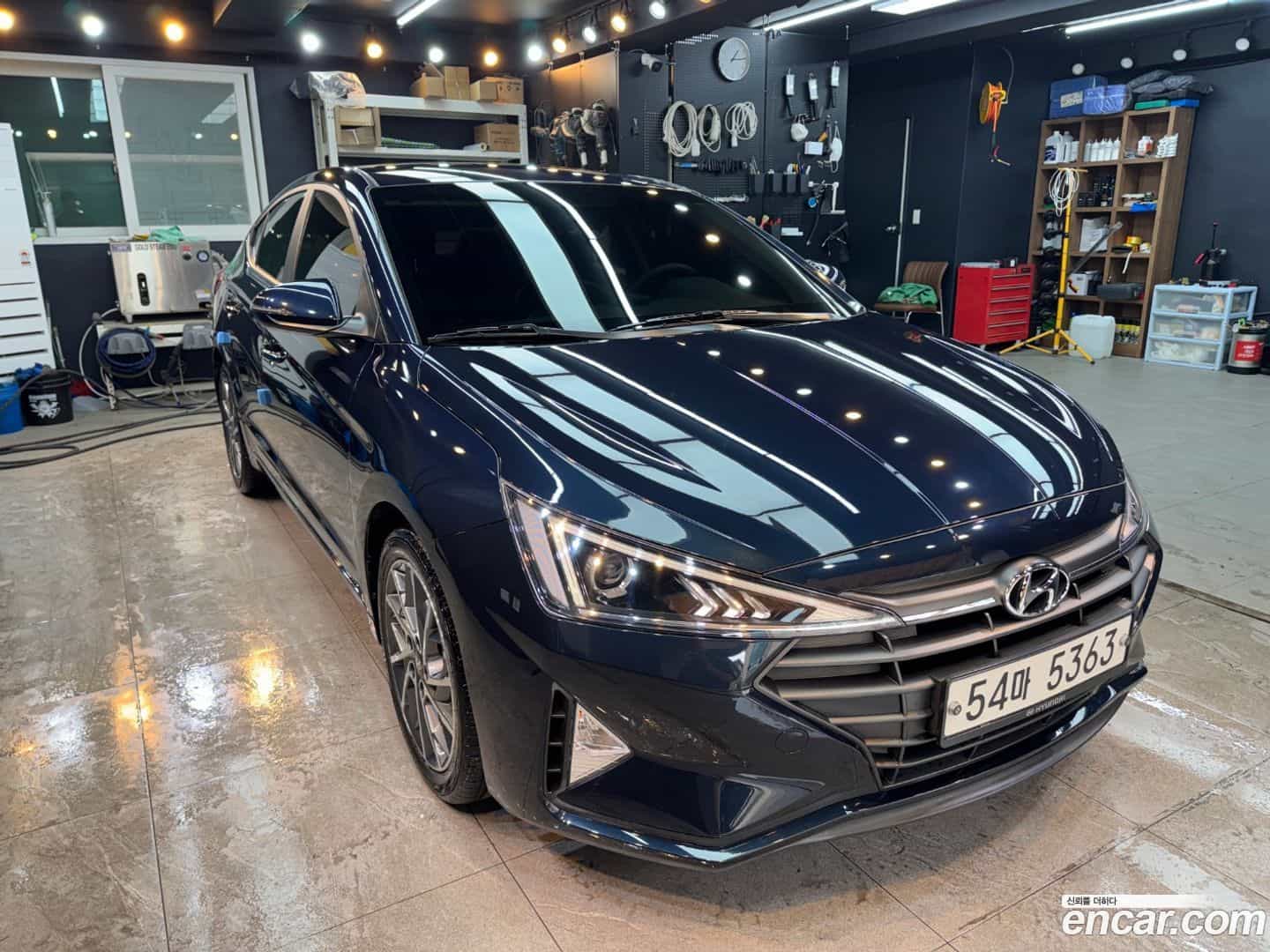 AVANTE Hyundai 2018.9-OUTER-002