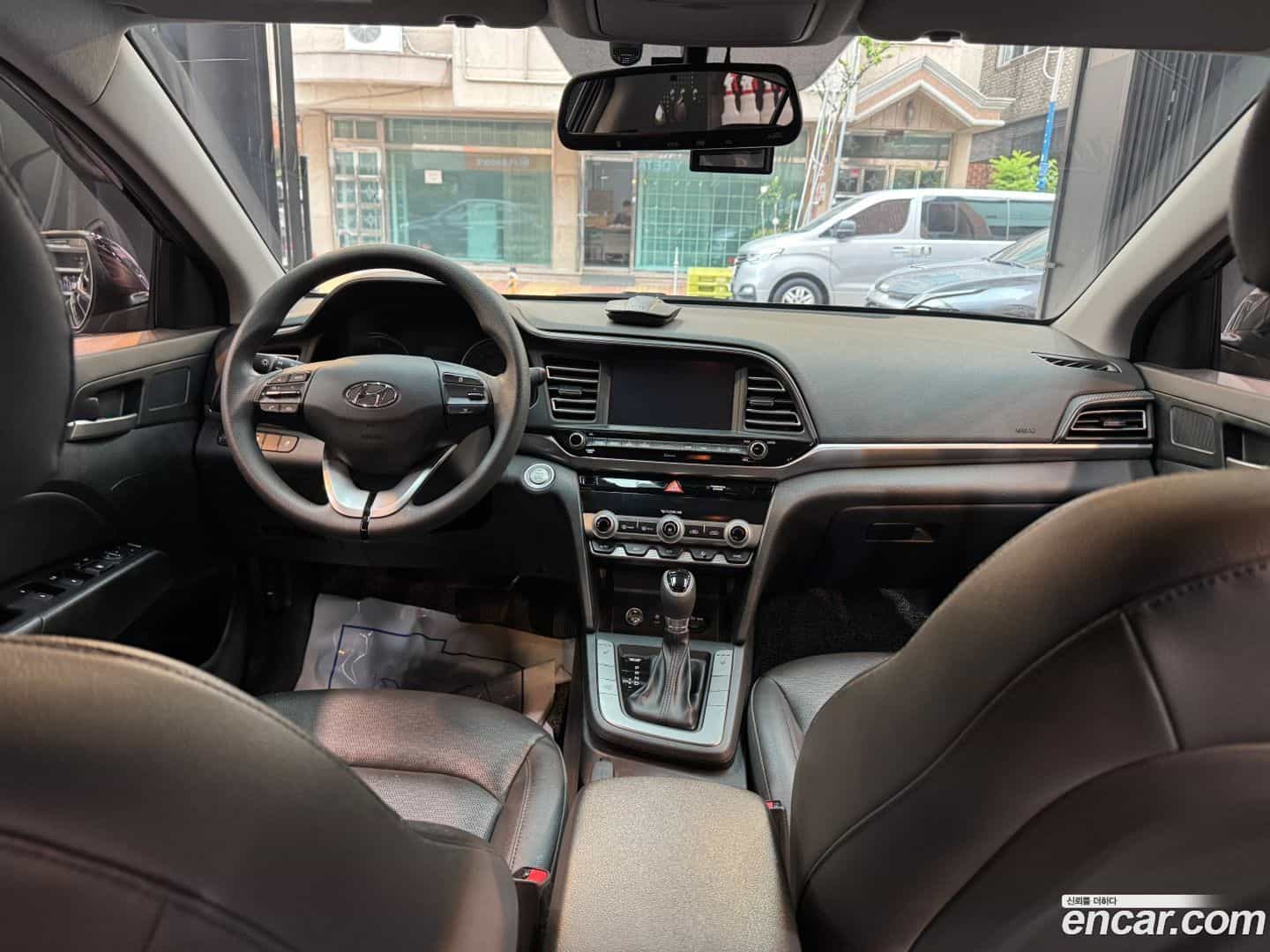 AVANTE Hyundai 2018.9-OPTION-020