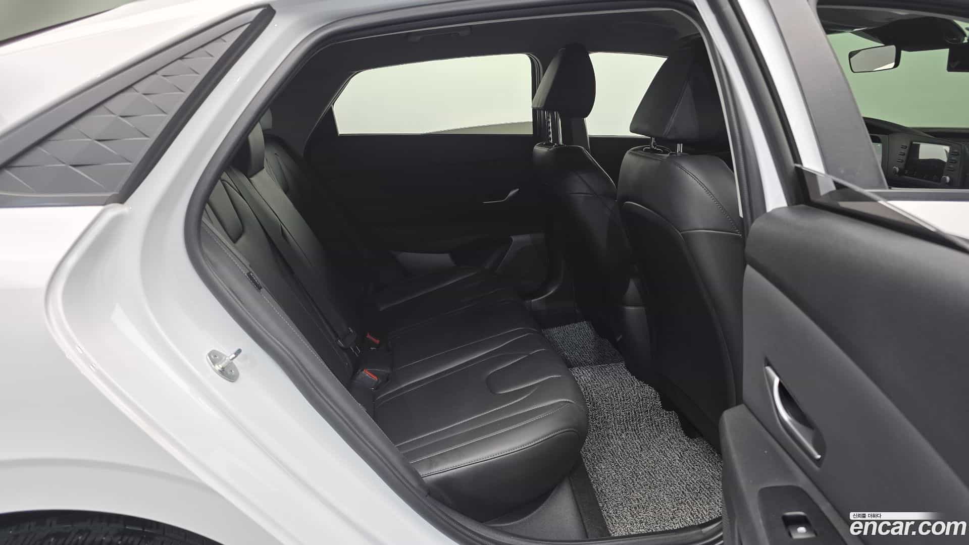 AVANTE Hyundai 2023.8-OPTION-015