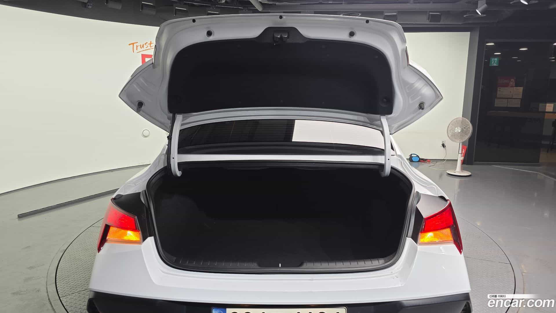 AVANTE Hyundai 2023.8-OPTION-024