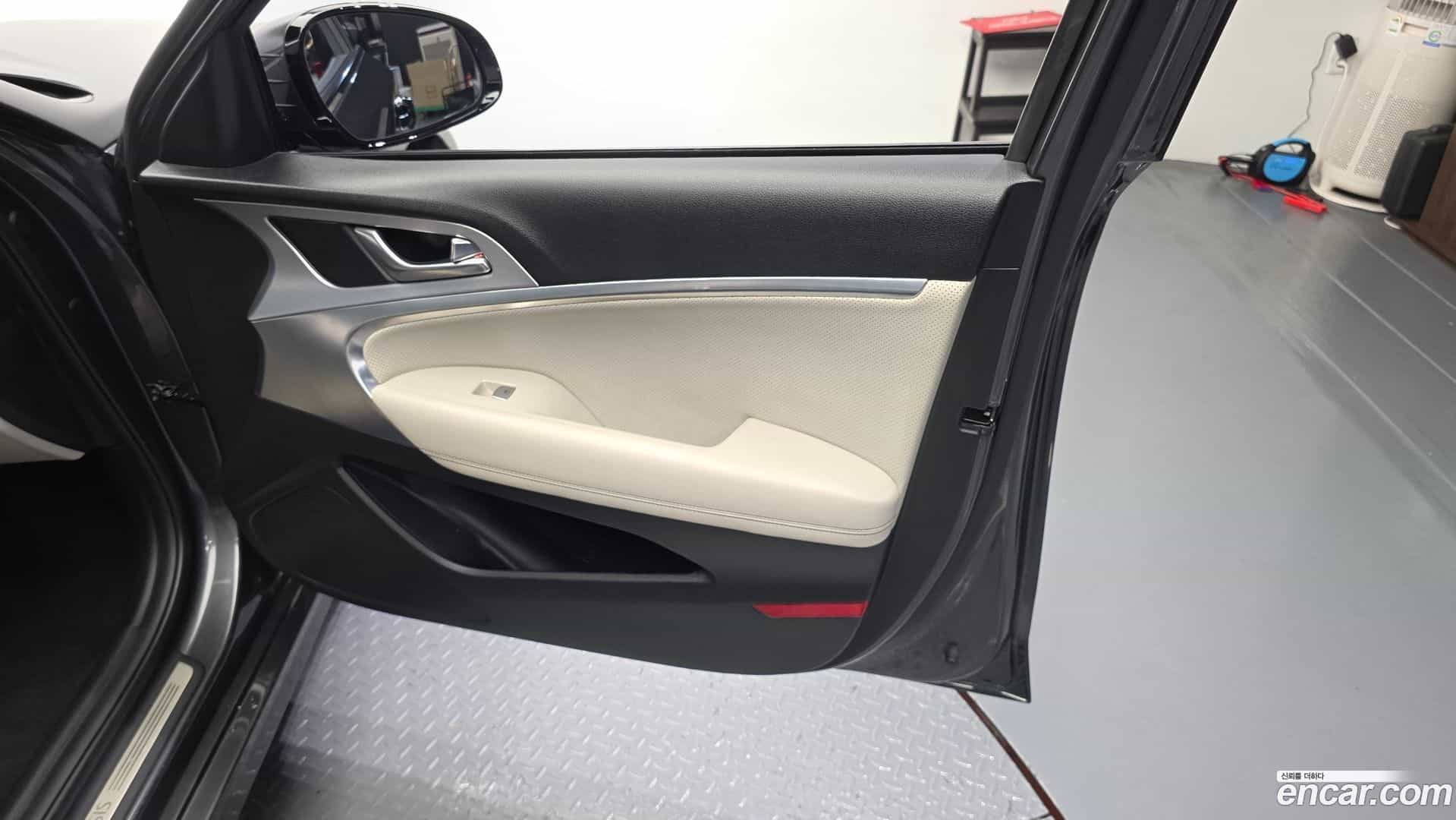 G70 Genesis 2018.2-INNER-034
