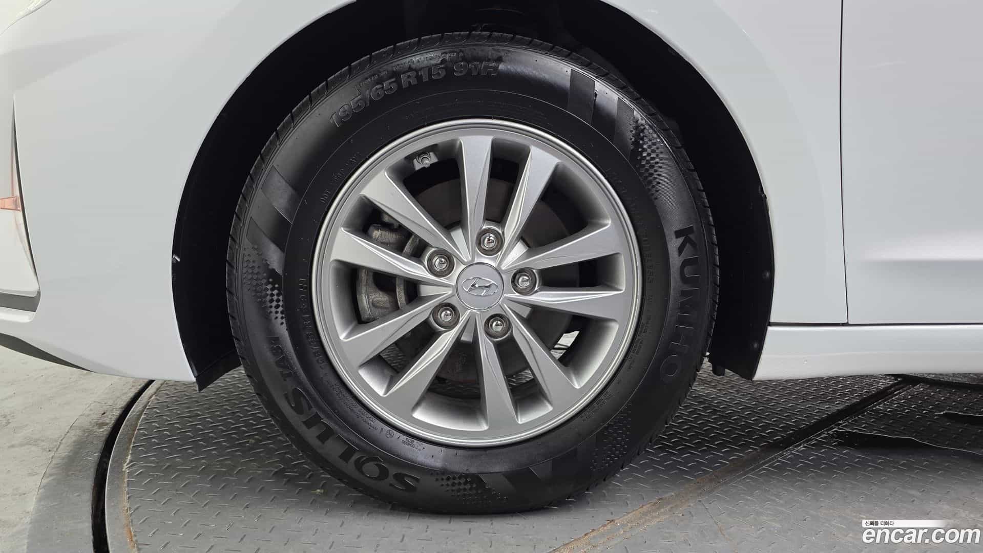 AVANTE Hyundai 2020.0-OUTER-005