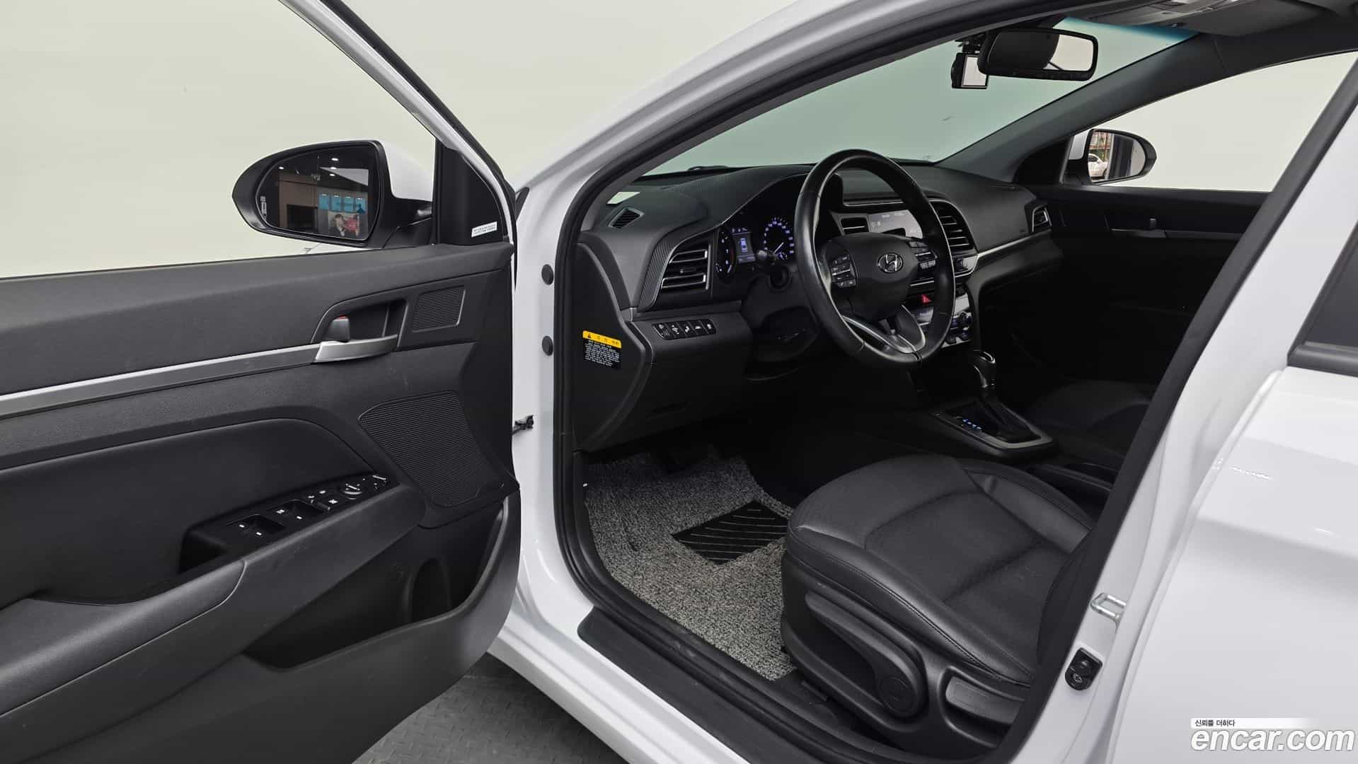 AVANTE Hyundai 2020.0-INNER-010