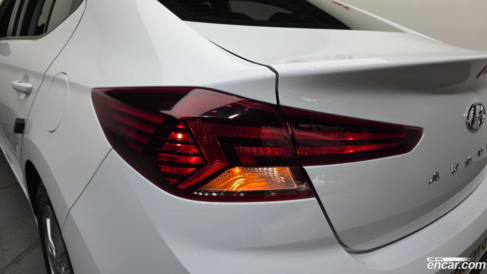 AVANTE Hyundai 2020.0-OUTER-033
