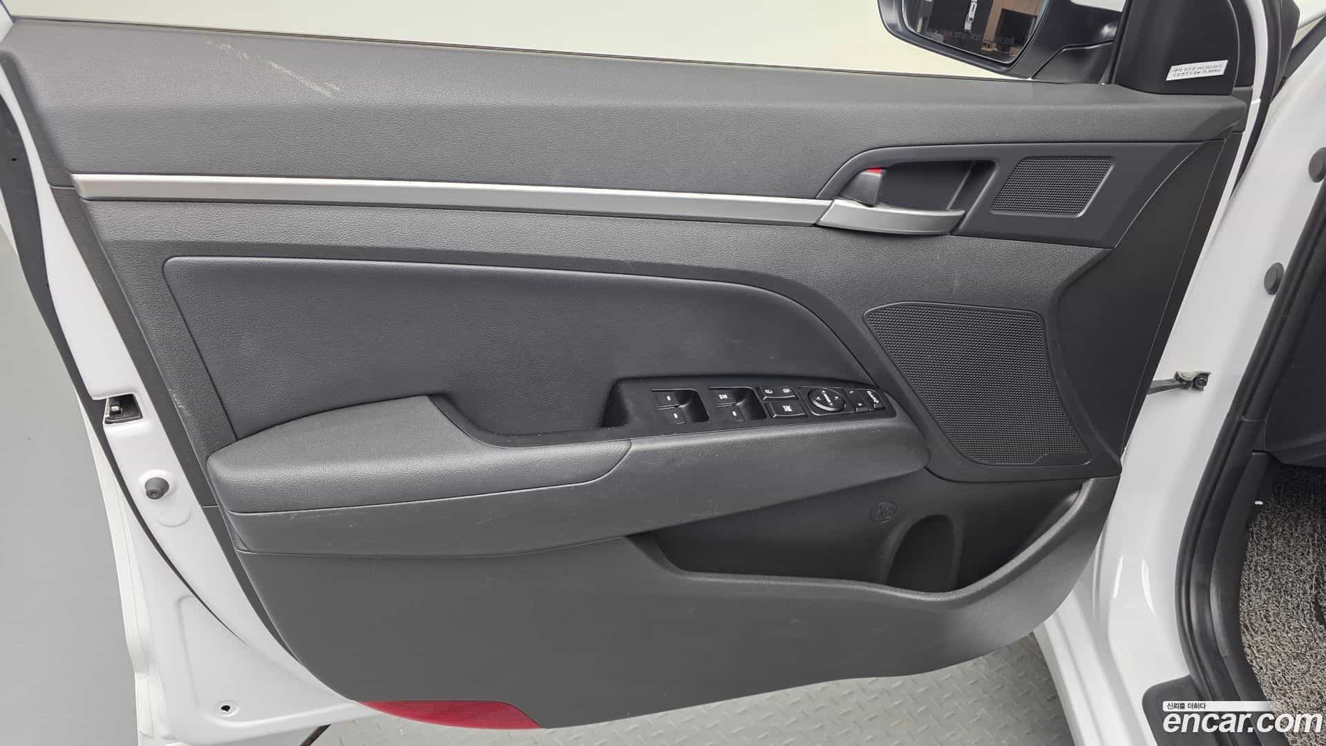 AVANTE Hyundai 2020.0-INNER-034