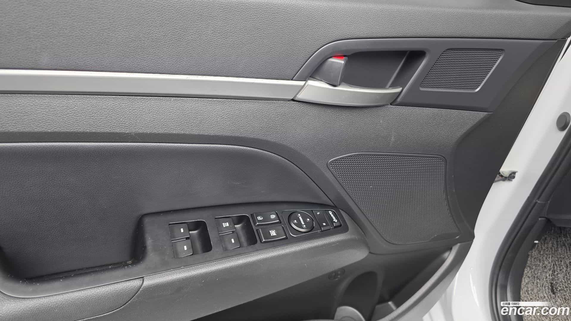AVANTE Hyundai 2020.0-OPTION-040