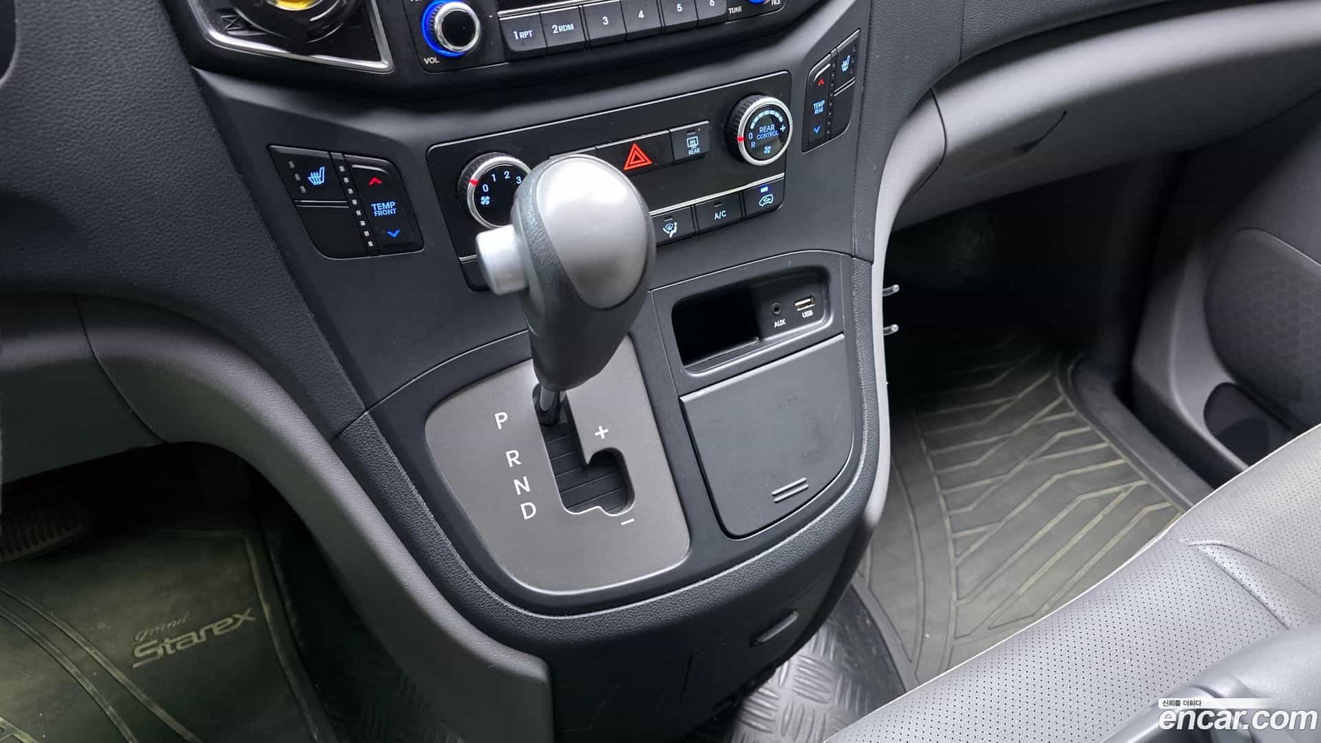 Starex Hyundai 2018.0-INNER-009