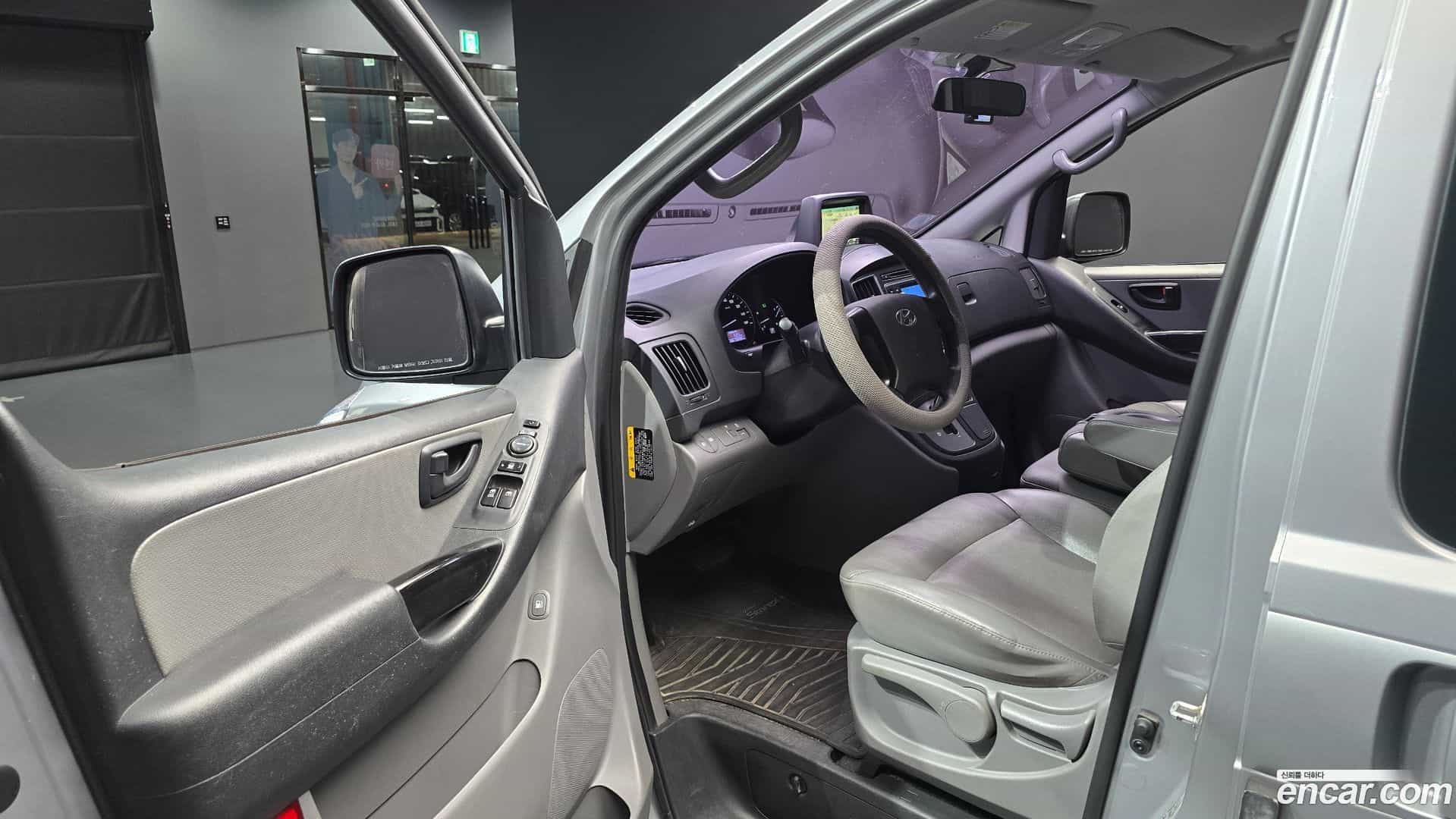 Starex Hyundai 2018.0-INNER-010