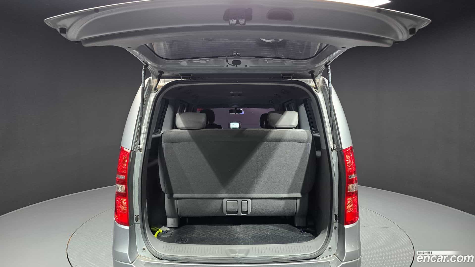 Starex Hyundai 2018.0-OPTION-024
