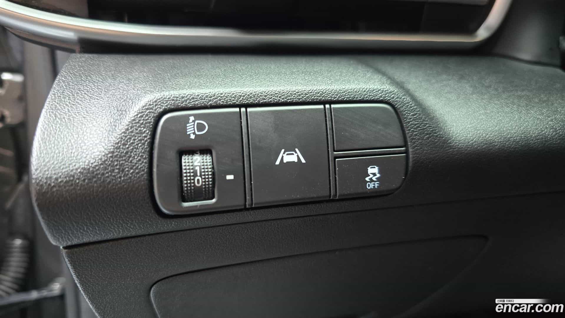 AVANTE Hyundai 2021.4-OPTION-040